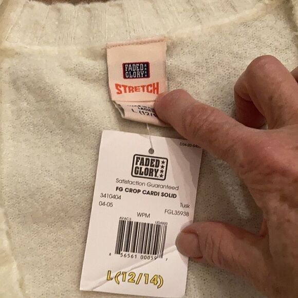 Faded glory NWT size large  beautiful cream cardigan with jeweled clasp - Picture 7 of 11